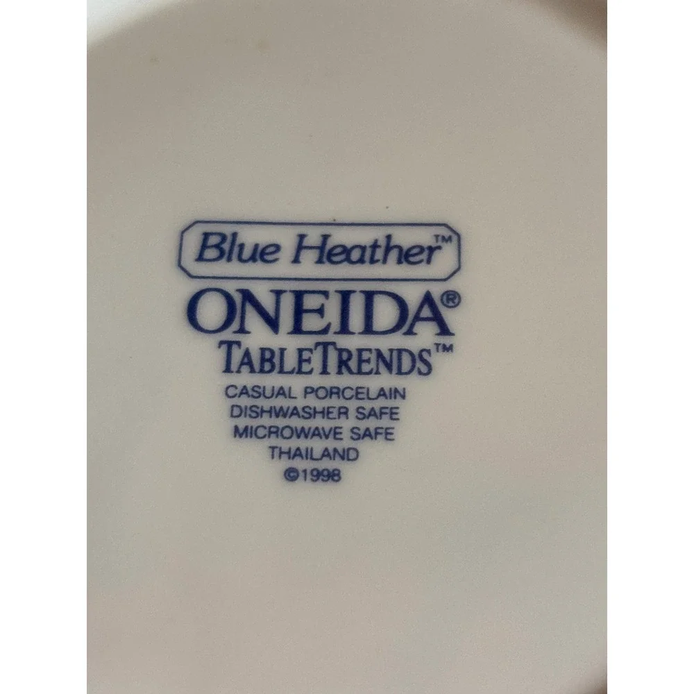 Oneida  Blue Heather Rimmed Soup Bowl Porcelain Blue White Gingham 7.25